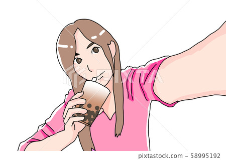 女人喝木薯奶茶時採取自拍照 58995192