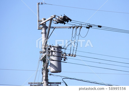 Telegraph pole · electric wire 58995556