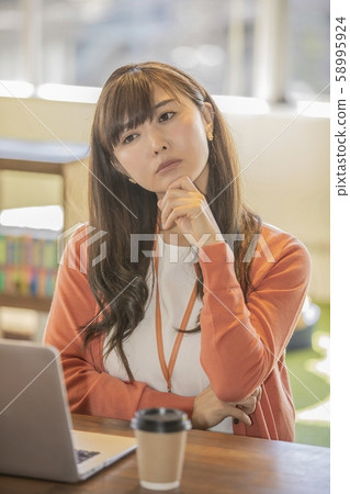 辦公室女士 辦公室女士 58995924