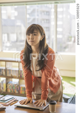 辦公室女士 58995929