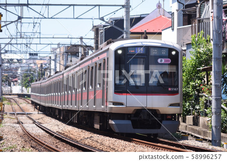 Tokyu Toyoko Line 5000 series (taken between Hakuraku and Myorenji) 58996257
