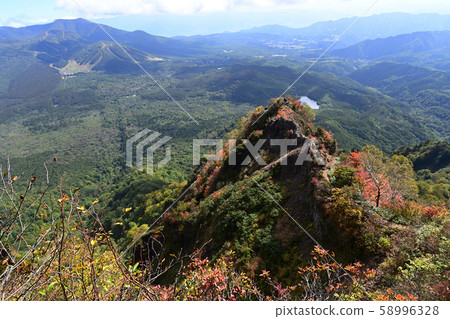 富樂市山螞蟻塔穿越 富樂市山螞蟻塔穿越 58996328