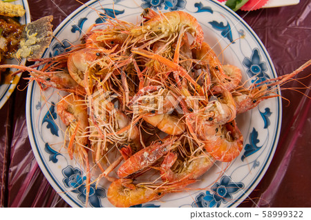 Delicious grilled shrimp, (shrimp farm, grilled shrimp, grilled with salt) 58999322