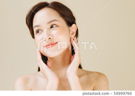 Women beauty 58999760