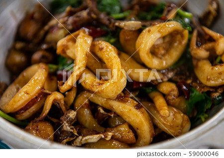 Taiwanese cuisine, three cups lieutenant, night market, seafood shop, octopus, squid, 59000046