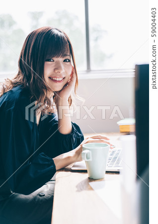 Female business portrait 59004403