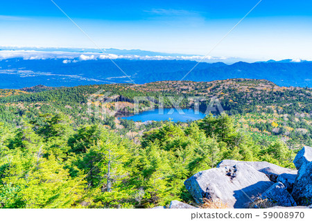 從高見石頭上看的白馬之池，秋天[長野] 59008970