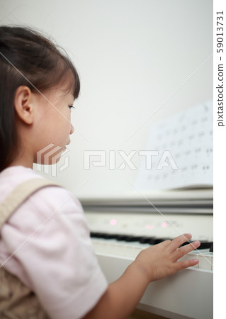 鋼琴（音樂課堂練習課鍵盤樂器父母育兒育兒女孩人副本空間） 59013731