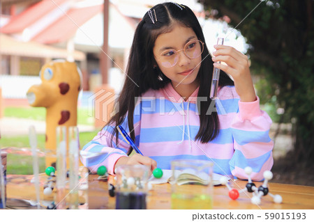 Female students who are intending to study 59015193