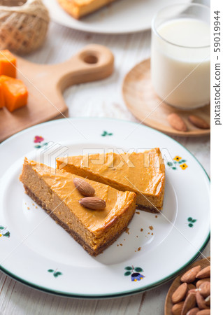 appetizing pumpkin cheesecake 59019944