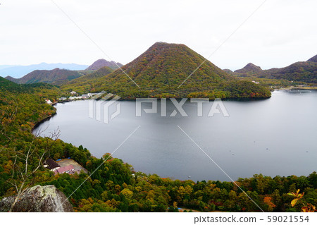 一條通往山上井上山的小徑。 59021554