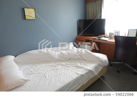 Bed at checkout 59022066