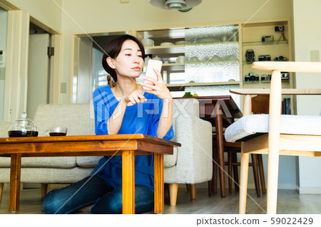 Female Smartphone Living Lifestyle Female Smartphone Living Lifestyle 59022429