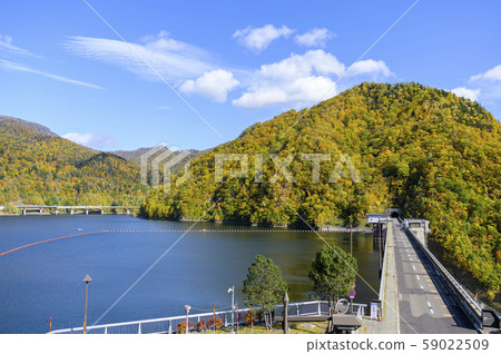 Autumn's Sapporo Lake Autumn's Sapporo Lake 59022509