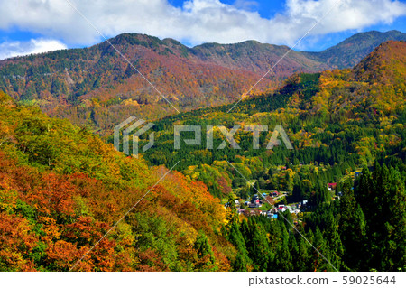 A small village in Akiyamago, Nagano Prefecture 59025644