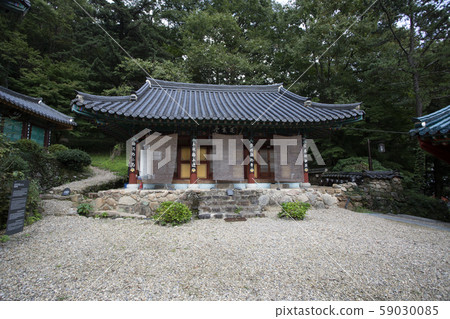 Ssangggyesa Temple, Hadong-gun, Gyeongsangnam-do South Korea Ssangggyesa Temple, Hadong-gun, Gyeongsangnam-do South Korea 59030085