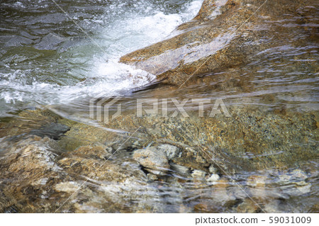 Cool stream of the valley Cool stream of the valley 59031009