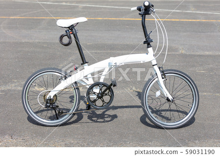 白色折疊自行車_僅自行車/無人/無人_騎自行車/購物 59031190