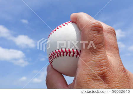 Right hand holding the ball Right hand holding the ball 59032640