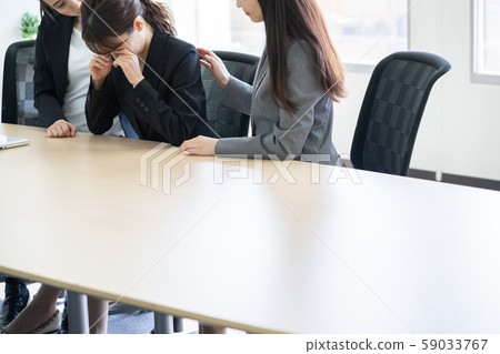 女商人ol哭 女商人ol哭 59033767