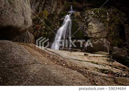 Waterfalls on the creek 59034684