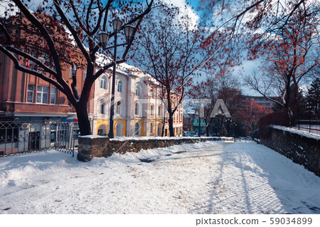 urban winter day 59034899