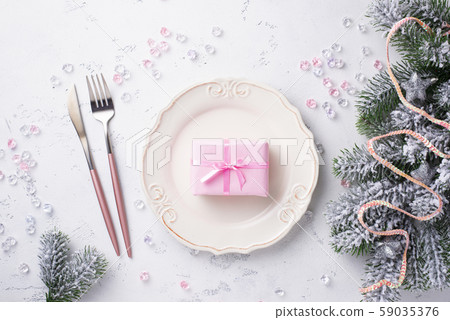 Christmas table setting and pink decor Christmas table setting and pink decor 59035376