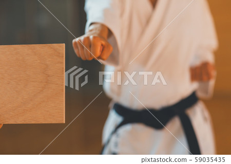 Karate family 59035435