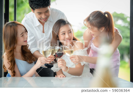 Gender party conversation 59036364