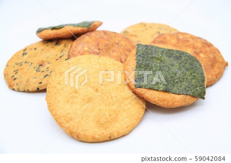 rice crackers rice crackers 59042084