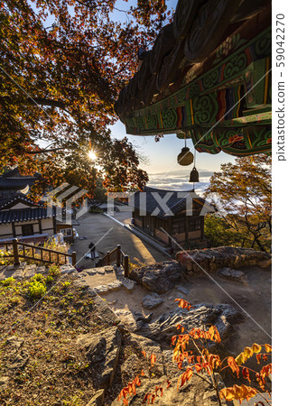 早上在山腰 早上在山腰 59042270