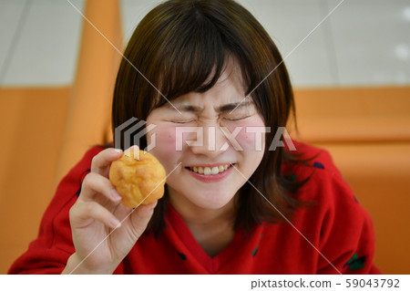 My favorite cream puff 59043792