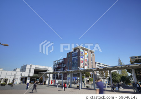 日本地鐵中心南站等處的橫濱城市景觀的視圖(在移走左牆上站名的錶盤期間) 日本地鐵中心南站等處的橫濱城市景觀的視圖(在移走左牆上站名的錶盤期間) 59046145
