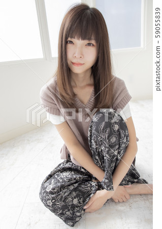 Straight medium hair hairstyle beauty salon 59055839