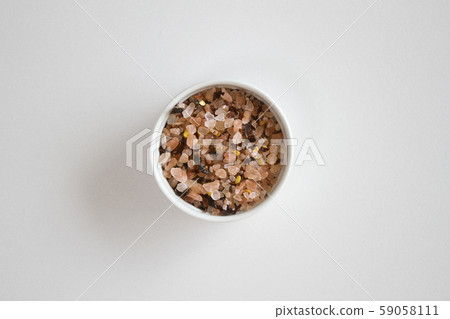 碗裡的粉紅鹽 59058111