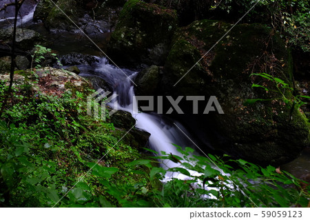 22 of 20171014 59059123