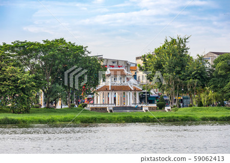 Dragon Boat Cruise Scene Huong River Hue 59062413