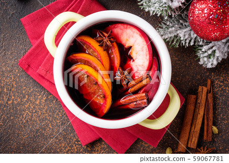 Cooking Christmas hot mulled wine Cooking Christmas hot mulled wine 59067781