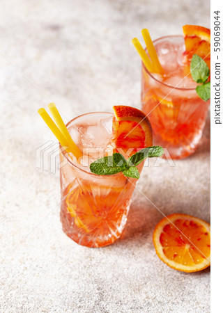 Negroni  cocktail with orange and ice 59069044