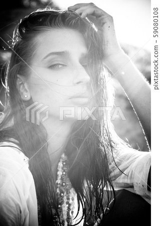 Fashion in the sea 59080108