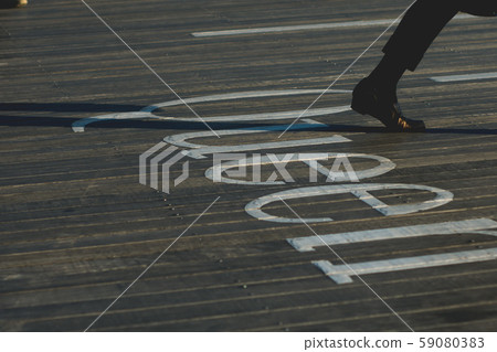 A step A step 59080383