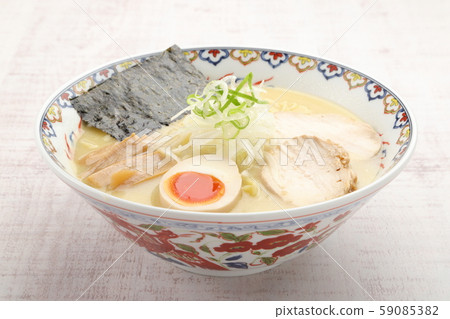 Chicken white ramen 59085382