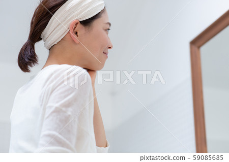 female, lady, woman 59085685