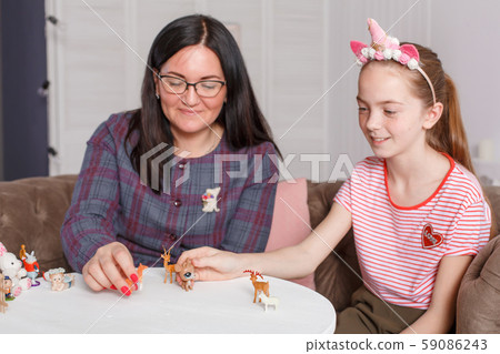 professional child psychologist with a teenage 59086243