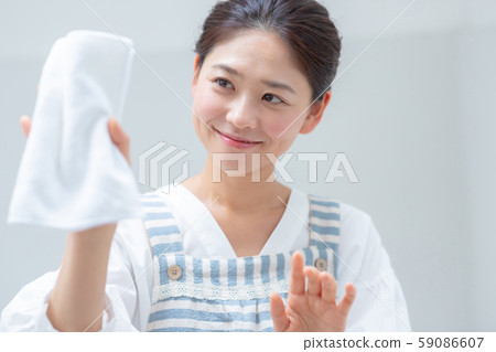 wiping clean, Housewife, housewife 59086607