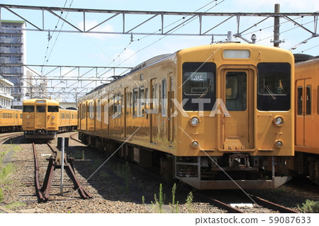 105系列被關押在下關通用汽車站 105系列被關押在下關通用汽車站 59087633