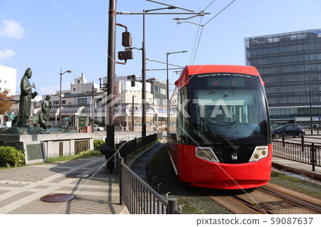 Manyo Line and statue 59087637