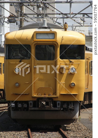 115系列被關押在下關通用汽車站 59087764