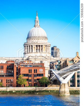St. Paul's Cathedral, London, vertical position St. Paul's Cathedral, London, vertical position 59088289