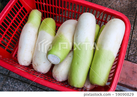 Trimmed radish baskets 59090829